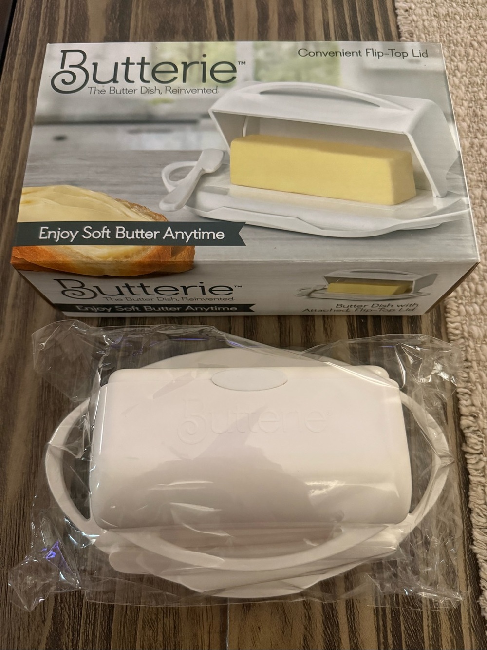 Butterie Flip-Top Butter Dish with Matching Spreader (White)